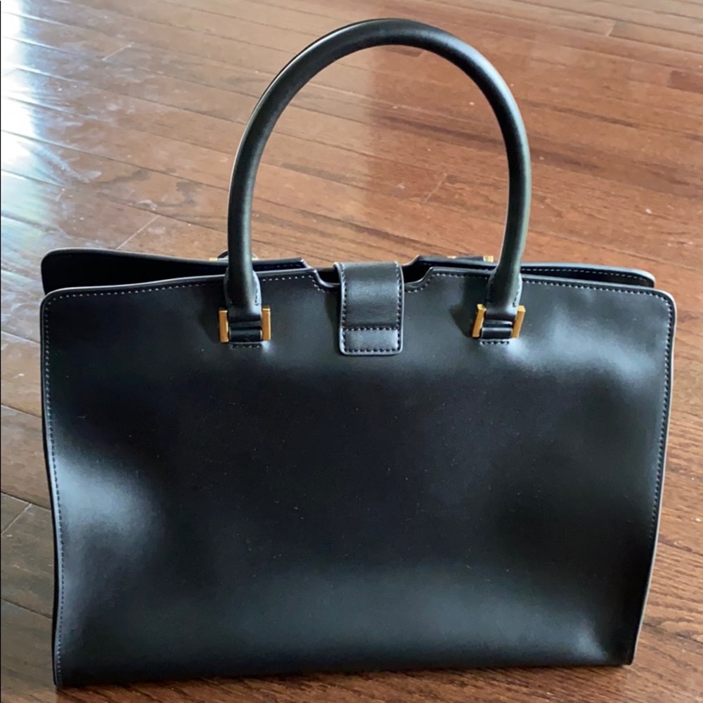 Authentic Saint Laurent Cabas ChYC - Picture 2 of 8